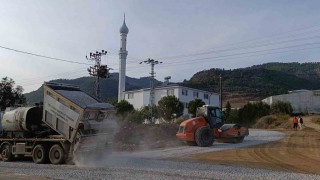 Anamurda cami çevresi ve 11 kilometrelik yol yenilendi