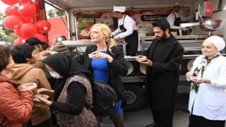 Anlamlı buluşmada lokma dağıttılar