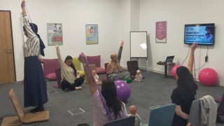 Anne adayları hem doğuma hem de bebek bakımına hazırlanıyor