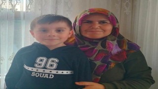 Annenin donarak, oğlunun düşerek öldüğü üzerinde duruluyor