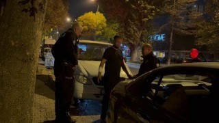 Annesinden para alamayınca kendine zarar vermeye kalktı