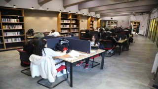 Ara tatilde Melikgazinin Akıl Küpü Kütüphaneleri dolup taşıyor