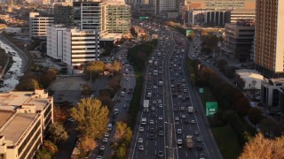 Ara tatilin bitmesiyle İstanbulda trafik yoğunluğu yüzde 80e ulaştı