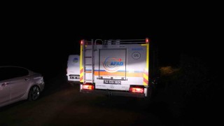 Araç yanında tüfek ve kan izleri, cesedi ise 150 metre aşağıda bulundu