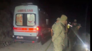 Ardahanda kamyon devrildi: 1 ölü