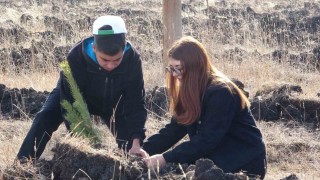 Ardahanda Milli Ağaçlandırma Gününde fidanlar toprakla buluştu