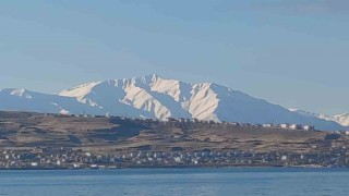 Artos Dağı beyaz gelinliğini giydi