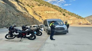 Artvinde 22 bin araç denetlendi,  bin 135 sürücüye işlem yapıldı