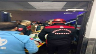 Asansör 6. kattan yere çakıldı: 1 yaralı