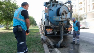 ASAT, Kepezde yağmur suyu hatlarını temizliyor