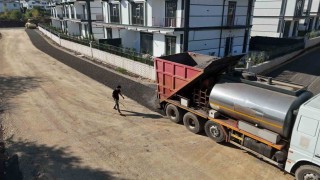 Atakent Mahallesindeki 4 sokak asfaltlandı