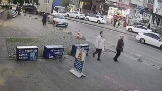 Ataşehirde kamyonet durağa daldı: Kaza anı kamerada