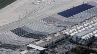 Atatürk Havalimanında teslime hazır binlerce araç tek karede görüntülendi