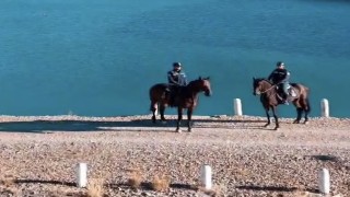 Atlı jandarma timleri Zernek Barajında devriyede