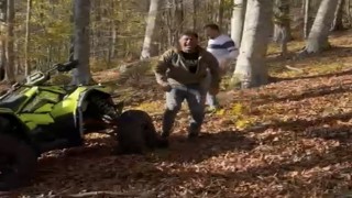 ATV ile takla attı