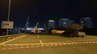 Avcılarda tırın çarptığı üst geçit kapatıldı, geçit kaldırma çalışmaları çileye dönüştü