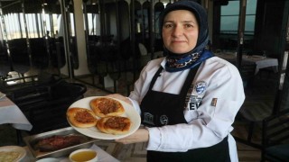 Avrupa Birliğinden tescilli kaytaz böreği el maharetiyle lezzet buluyor