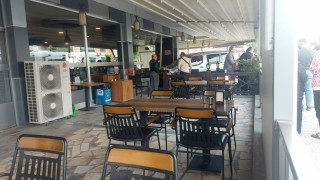 Aydında 15 yaşındaki sürücü iş yerine daldı: 1 yaralı