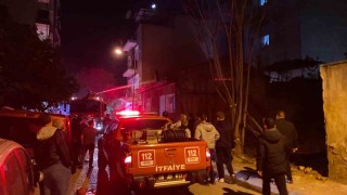 Aydında çıkan yangında yaşlı kadın evsiz kaldı