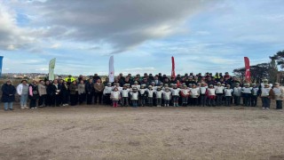 Ayvacıkta 1500 Fıstık Çamı Fidanı Toprakla Buluşturuldu