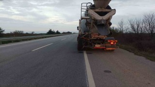 Babaeskide beton mikseri ile otomobil çarpıştı: 1 yaralı