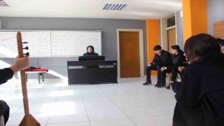 Babasına verdiği sözü vasiyet saydı: Öğretmen olup öğrencileri hayallerine kavuşturuyor