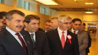 Bakan Tekin: Her çocuk ve her insan bizim gözümüzde eşittir