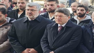 Bakan Tunç vefat eden vatandaşların cenaze törenlerine katıldı