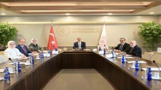 Bakan Uraloğlu: Sosyal medyada gençlerimizin dijital dünyada daha güvenli yer alabilmelerini sağlamak için yapılabilecekleri ele aldık