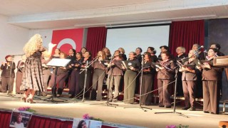Balıkesirde çok sesli kadın korosundan farkındalık konseri