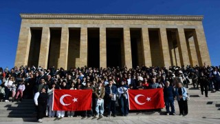 Balıkesirli gençler Atanın huzurunda