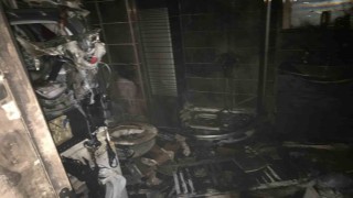 Bandırmada, yangında evde uyuyan kadın ve 3 kedi kurtarıldı