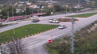 Bartında kaza anı güvenlik kamerasında