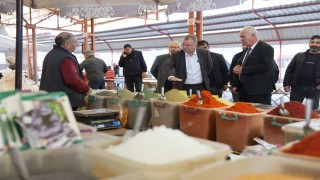 Başkan Balaban Lalelide pazarcılarla buluştu