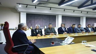 Başkan Büyükkılıç, Kayserinin ilk kadın ilçe başkanı Kahraman ve yönetimini ağırladı