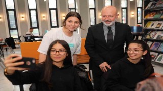 Başkan Çolakbayrakdar: Dünyaya açılan kütüphanelerle zenginleştirilmiş bir şehir inşa ediyoruz