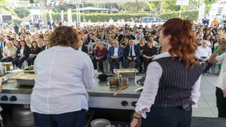 Başkan Seçer, Tarsustaki festivalde Gastronomi Showa katıldı