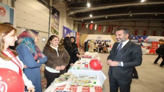 Başkan Şerifoğulları, AileFestte ailelerle buluştu; genç çiftin nikahını kıydı