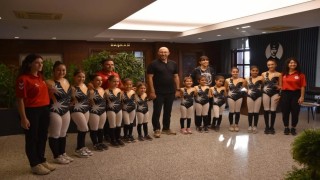 Başkan Zencirci, minik jimnastikcileri ağırladı