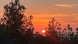 Batmanda kartpostallık gün batımı manzarası