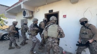 Batmanda silah kaçakçılarına büyük darbe: 2023-2025 yıllarını kapsayan dönemde 2 binden fazla silah ele geçirildi