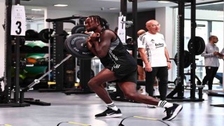 Beşiktaş günün ilk çalışmasını salonda yaptı