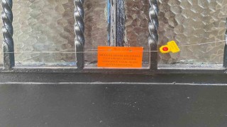 Beykozda duvarları ve zemini çatlayan 2 bina mühürlenerek tahliye edildi