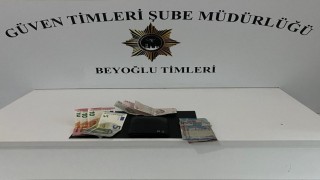 Beyoğlunda güven timleri yankesiciyi suçüstü yakaladı