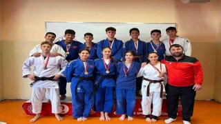 Bilecikte genç judocular İl Şampiyonası için minderde buluştu