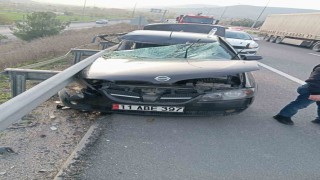Bilecikte kontrolden çıkan otomobil bariyerlere çarptı: 1 yaralı