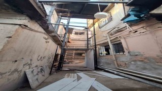 Bina dışına kurulan yük asansörü düştü: 80 yaşındaki kadın hayatını kaybetti