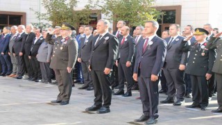 Bingölde 10 Kasımda Atatürk saygıyla anıldı