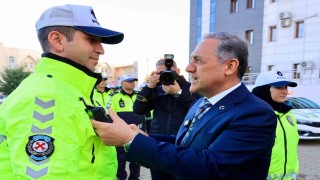 Bingölde trafik ekiplerine yüz tanıma sistemine sahip 90 yaka kamerası tahsis edildi