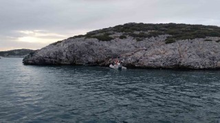 Bodrumda bot kayalıklara çarptı: 4 yaralı